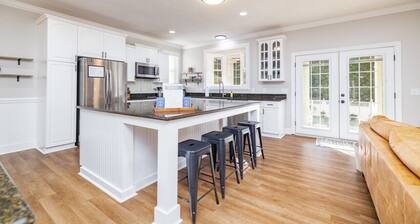 Simulator & Unbeatable Golf Experience On 2 Acres!