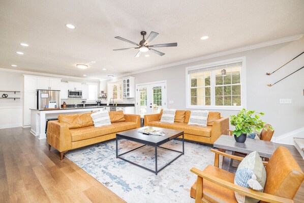 Smart TV, fireplace, ping pong, computer monitors