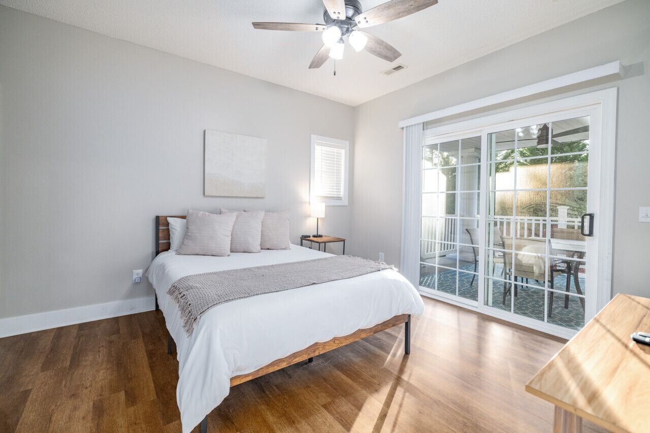 6 habitaciones, escritorio, tabla de planchar con plancha y wifi gratis 