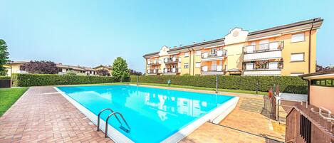 Piscine extérieure (ouverte en saison)