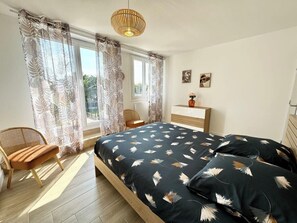 3 bedrooms, iron/ironing board, WiFi