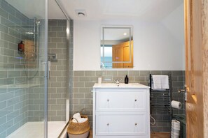 Kamer, 1 kingsize bed, uitzicht op zee | Gratis wifi