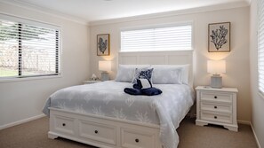 4 chambres, fer et planche à repasser, Wi-Fi gratuit, draps fournis