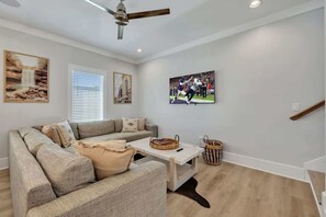 Smart TV - Double Treble - 2 Townhomes - Private Rooftops (Nashville)