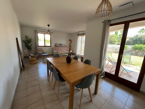 Interior - Maison Paisible à 8 Minutes de Nimes🙏 (Bouillargues)