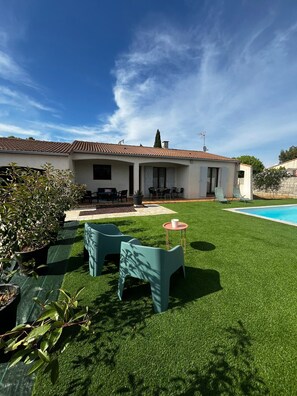 Pool - Maison Paisible à 8 Minutes de Nimes🙏 (Bouillargues)