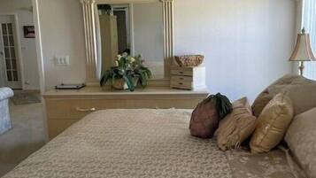 6 habitaciones, tabla de planchar con plancha, wifi y ropa de cama