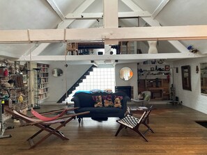 Interior - Le Loft des Artiste Est-ce que les Rapports qui Existait Hanson (Anderlecht)