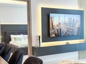 1 dormitorio, tabla de planchar con plancha, wifi y ropa de cama