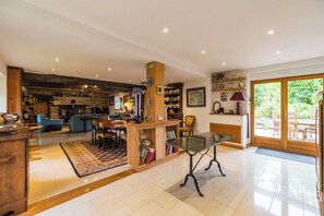 Lobby - Chez Papitou - Family Getaway in Brittany (Saint-Adrien)