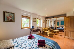 3 chambres, fer et planche à repasser, lit parapluie, Wi-Fi