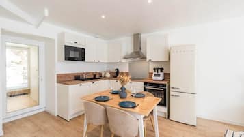 Réfrigérateur, micro-ondes, four, lave-vaisselle