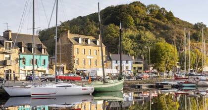 Charming new house with terrace, Port du Legue