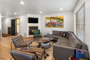 智能電視、壁爐