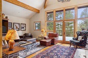 Smart TV, fireplace - Moose Creek 32 - Private Hot Tub! (Teton Village)