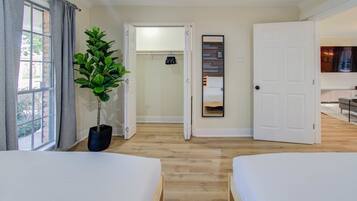 4 bedrooms, WiFi, bed sheets