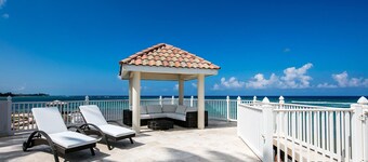 KiToCay: Modern Beach House w/Over-the-Water Sun Deck & Private Beach Lot