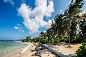 En la playa y toallas de playa