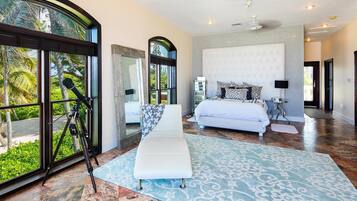 3 bedrooms, desk, iron/ironing board, travel crib