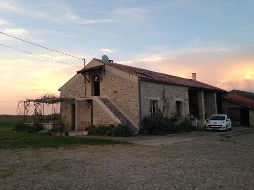 Apparemment Dans Corps de Ferme