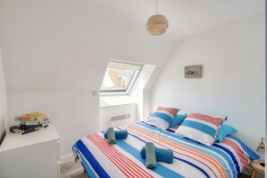 2 bedrooms, iron/ironing board, free WiFi