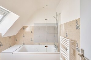 Hair dryer - Flat for 4 300m from the beach in Guilvinec (Le Guilvinec)