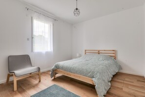 4 habitaciones, tabla de planchar con plancha y wifi gratis 