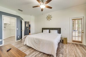 4 habitaciones, tabla de planchar con plancha y ropa de cama