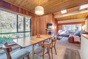 Interior - 2 Mi to Beach: Inviting Incline Village Escape (Incline Village)