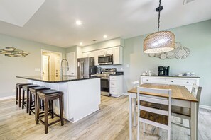 Apartment (2 Bedrooms) | Interior - Sunset Beach Golf Condo w/ Pool ~ 2 Mi to Beach! (Sunset Beach)