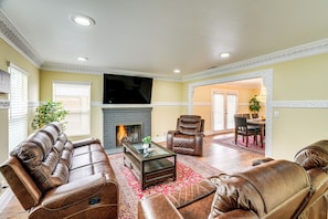 Rumah (3 Bedrooms) | Bagian depan properti