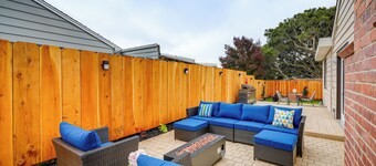 Del Rey Oaks Vacation Home w/ Mini-golf Course!