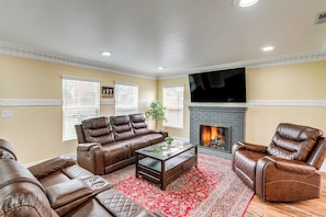 House (3 Bedrooms) | Interior