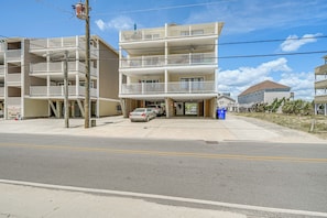 Apartment (2 Bedrooms) | Interior - Carolina Beach Condo w/ Balcony: Walk to the Ocean (Carolina Beach)