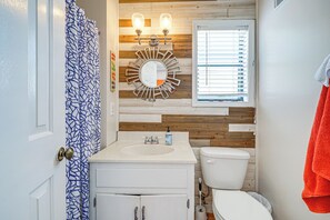 Apartment (2 Bedrooms) | Interior - Carolina Beach Condo w/ Balcony: Walk to the Ocean (Carolina Beach)