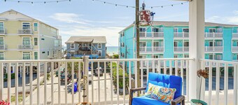 Carolina Beach Condo w/ Balcony: Walk to the Ocean