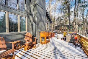 Cottage (3 Bedrooms) | Interior - Creek Access & Deck: Family Pocono Pines Cottage (Pocono Pines)