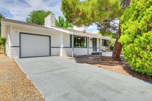 House (3 Bedrooms) | Interior - Hot Tub & Sauna: Dewey Getaway w/ Community Perks (Dewey)