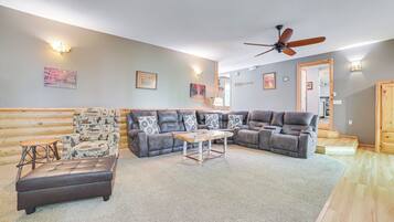 House (5 Bedrooms) | Interior