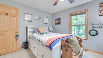 House (5 Bedrooms) | Interior