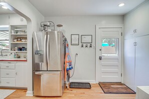 Cottage (3 Bedrooms) | Interior - Albuquerque Adobe Cottage: Yard, Walkable Area (Albuquerque)