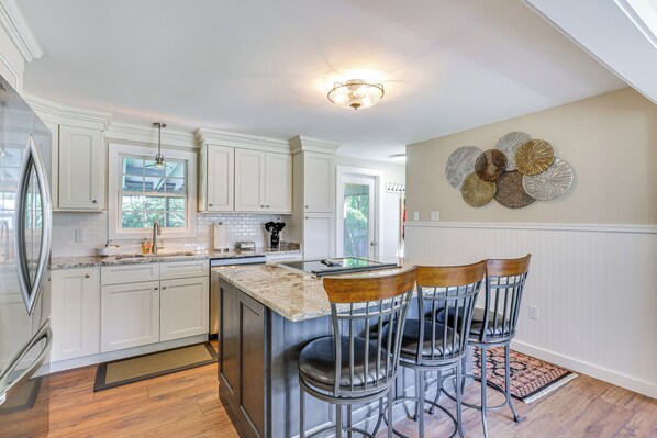 House (2 Bedrooms) | Interior - Old Saybrook Home w/ Screened Porch & Ocean View! (Old Saybrook)