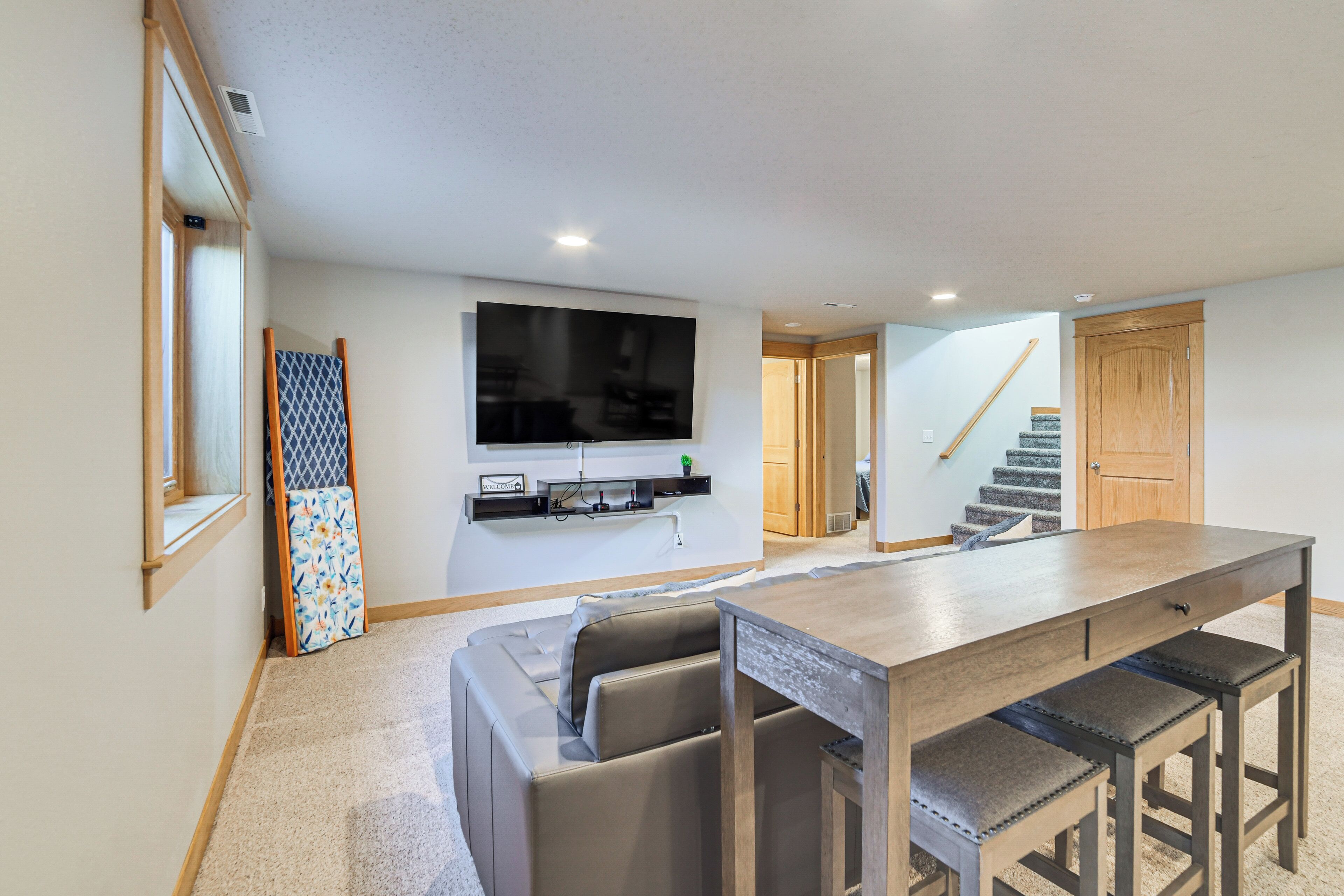 House (5 Bedrooms) | Interior