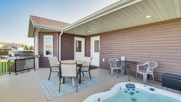 House (5 Bedrooms) | Interior