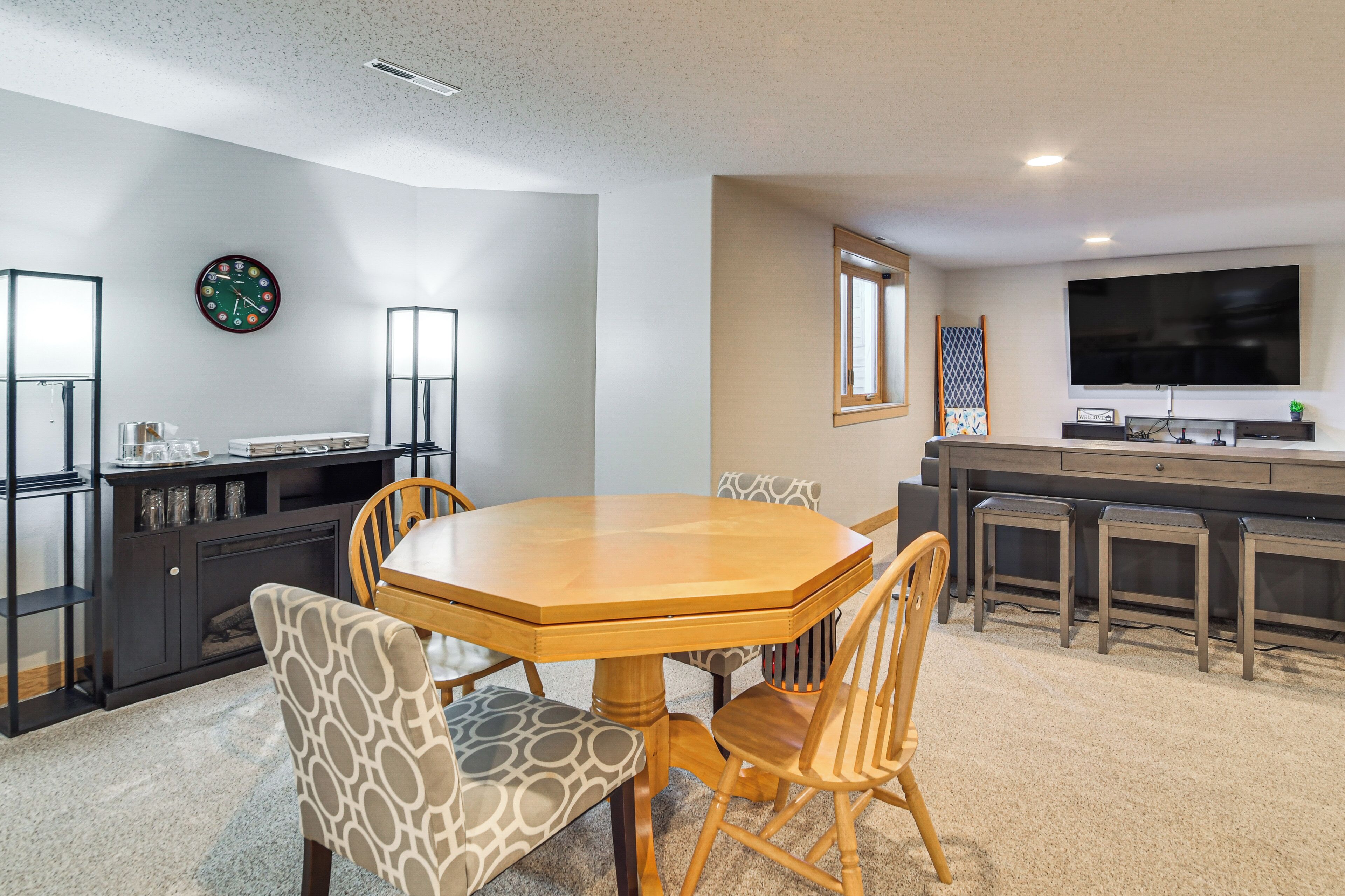 House (5 Bedrooms) | Interior