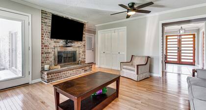 Stonecrest Family Home: Close to Panola Mountain!