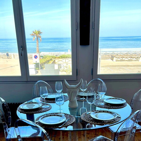 Dining - 1ère Ligne Face à L'océan, Maison Unique à Lacanau Océan (Lacanau)