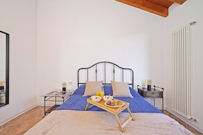 Apartment, Poolblick | 1 Schlafzimmer, Bügeleisen/Bügelbrett, kostenloses WLAN, Bettwäsche