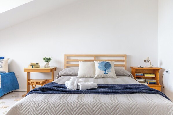 1 bedroom, travel cot, free WiFi