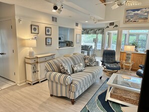 Villa, 3 Bedrooms | Living area - Sun-filled Villa With Access To All Resort Amenities, 3agt 3 Bedroom Villa (Myrtle Beach)